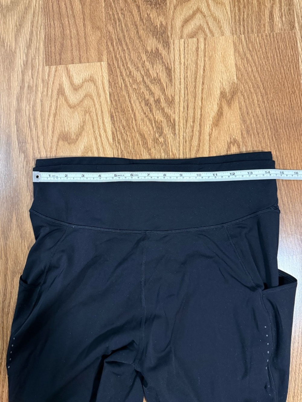 lululemon athletica Black High-Waist Leggings with thigh pockets size 12 - Picture 10 of 11